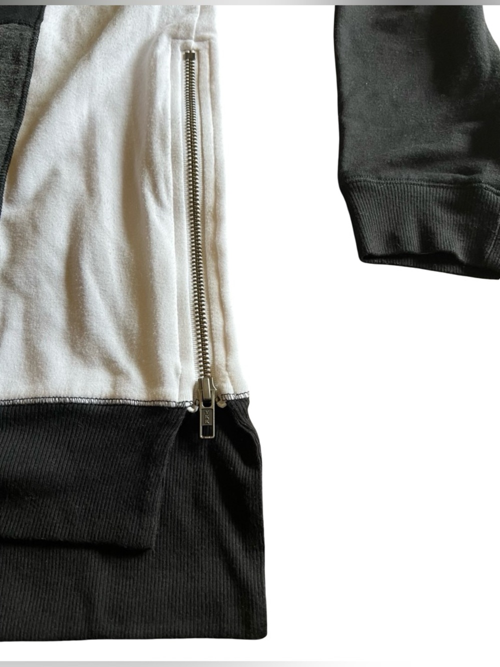 AIKO‎ Geometric Color-block Sz M Sweatshirt Black Gray White Zippers Made in USA - Picture 4 of 8